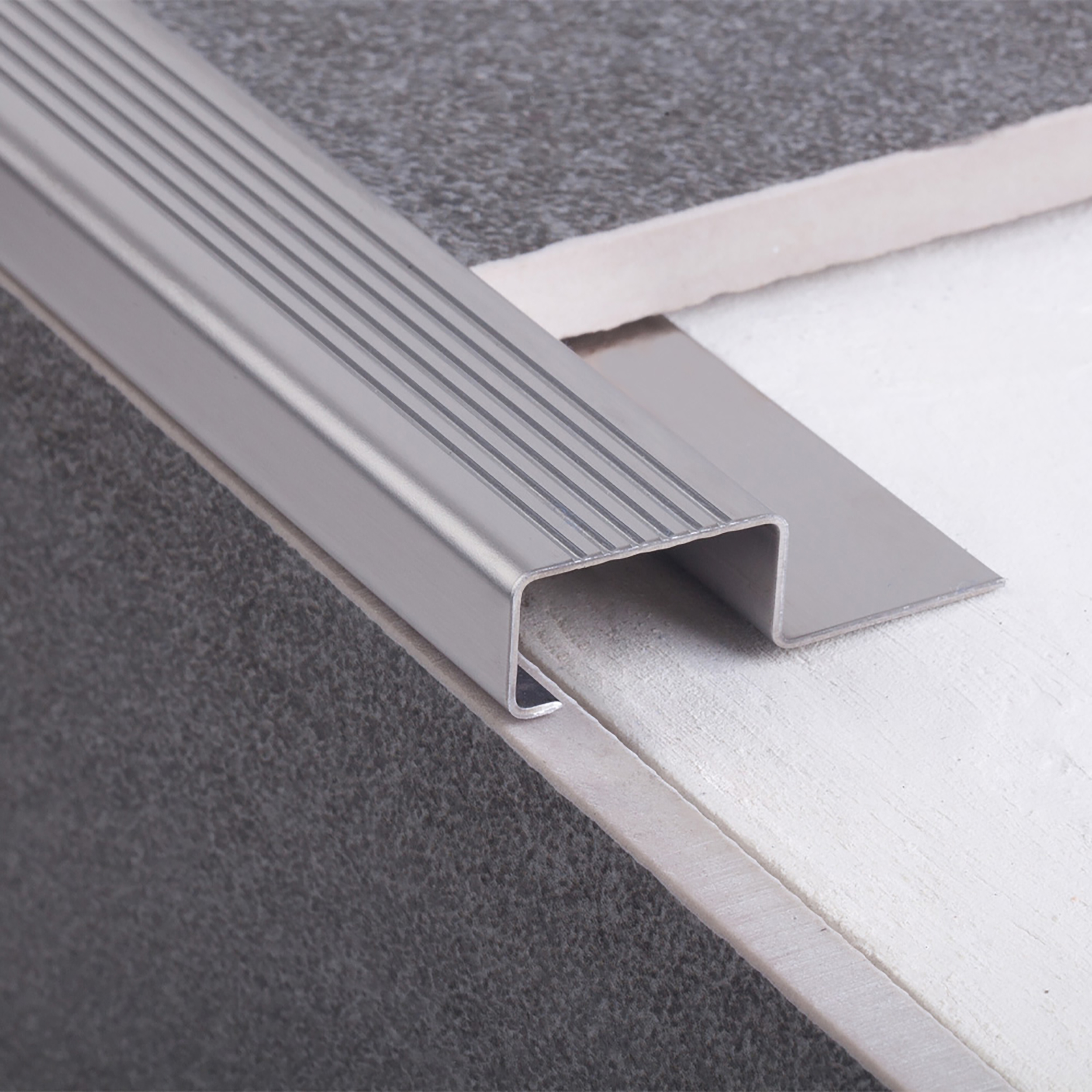10x Edelstahl Stufenprofil Fliesenleiste Profil Treppen Schiene H10mm gebürstet 10x Edelstahl Stufenprofil Fliesenleiste Profil Treppen Schiene H10mm gebürstet